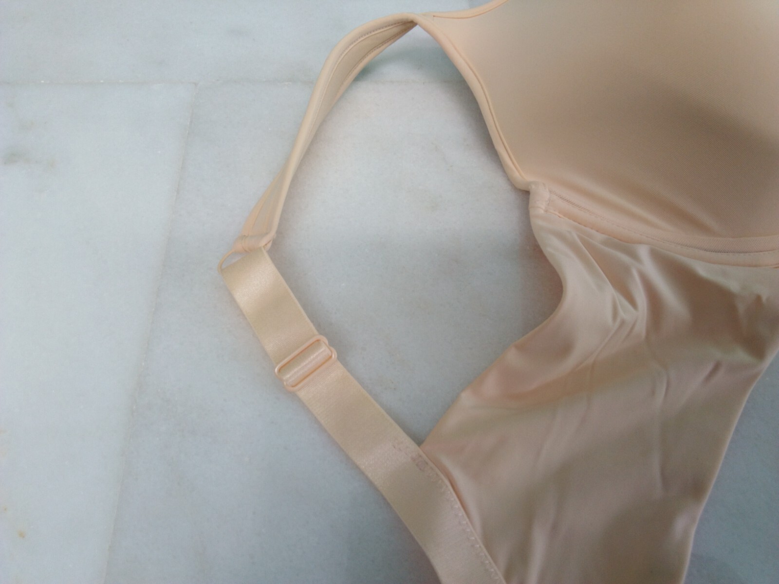 UNDEROUTFIT Ultimate Coverage Bra Underwire Adjustable Straps 38C Sand