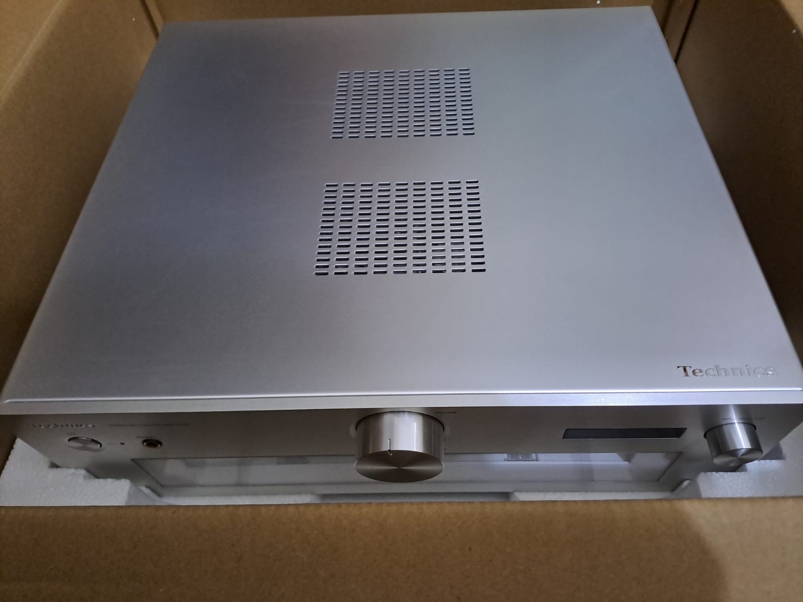 TECHNICS SU-G700M2 SILVER INTEGRATED AMPLIFIER Mint