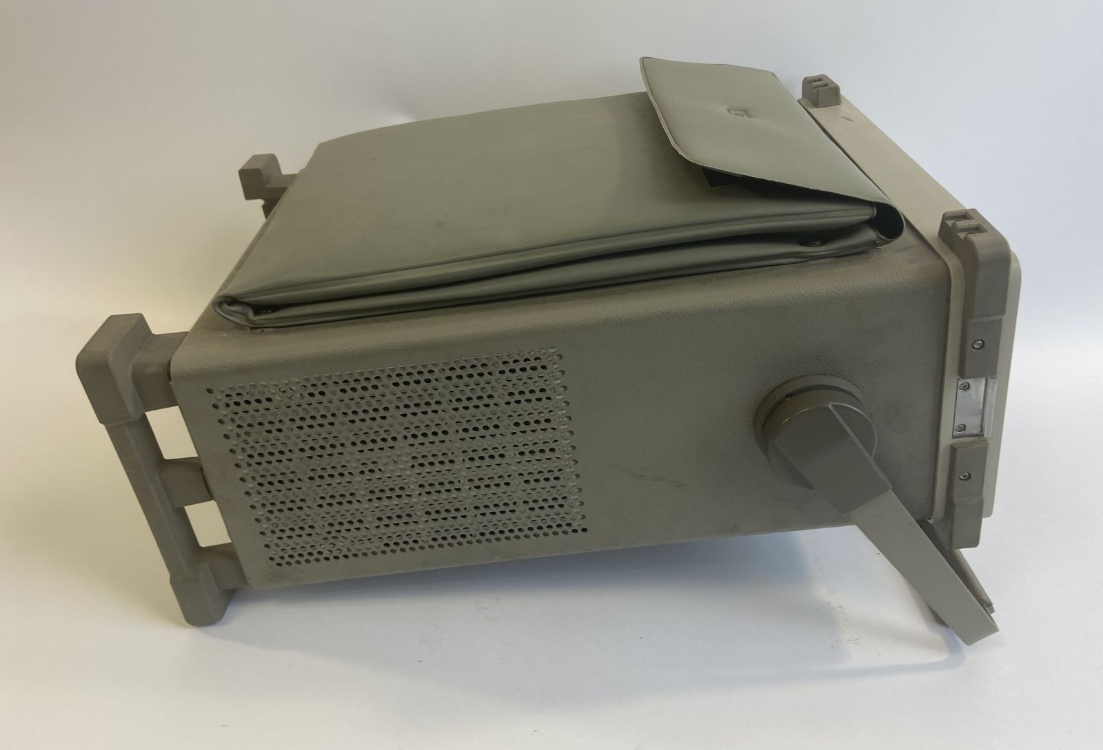 HP 35670A FFT Dynamic Signal Analyzer OPT: 1D2 1D3 1D4 AY6 Delaminated Display