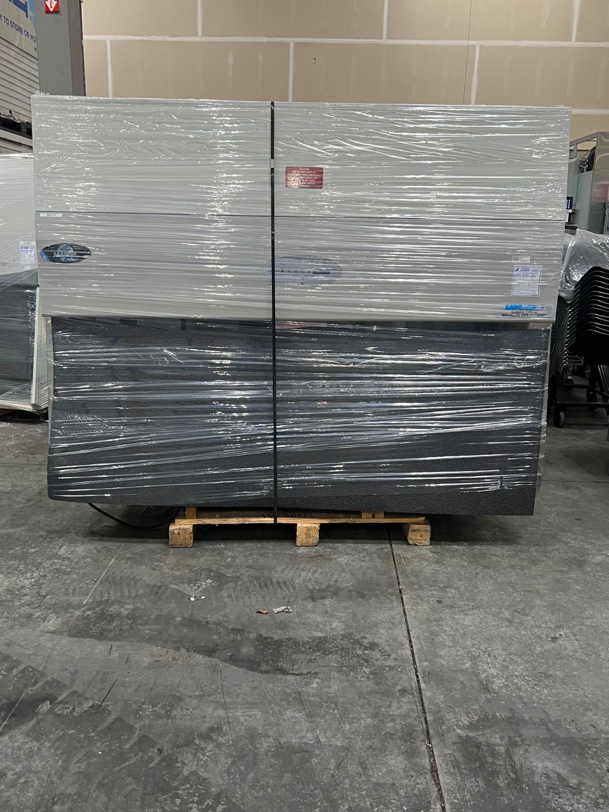 Nuaire NU-201-630 6ft Laminar Flow Hood With Stand