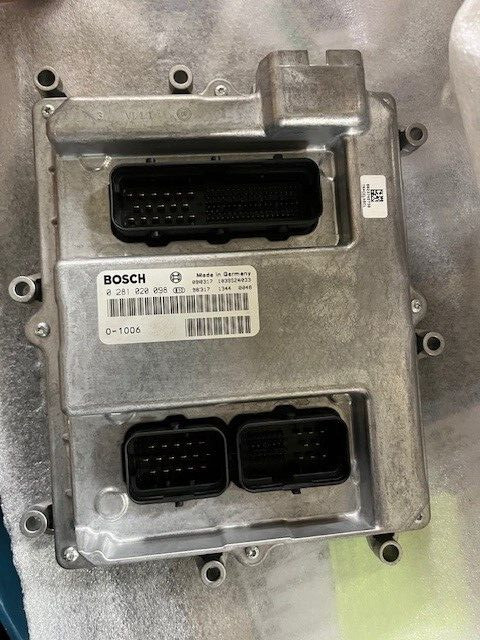 Engine ECM 62258201006 INTERNATIONAL 5010980R1