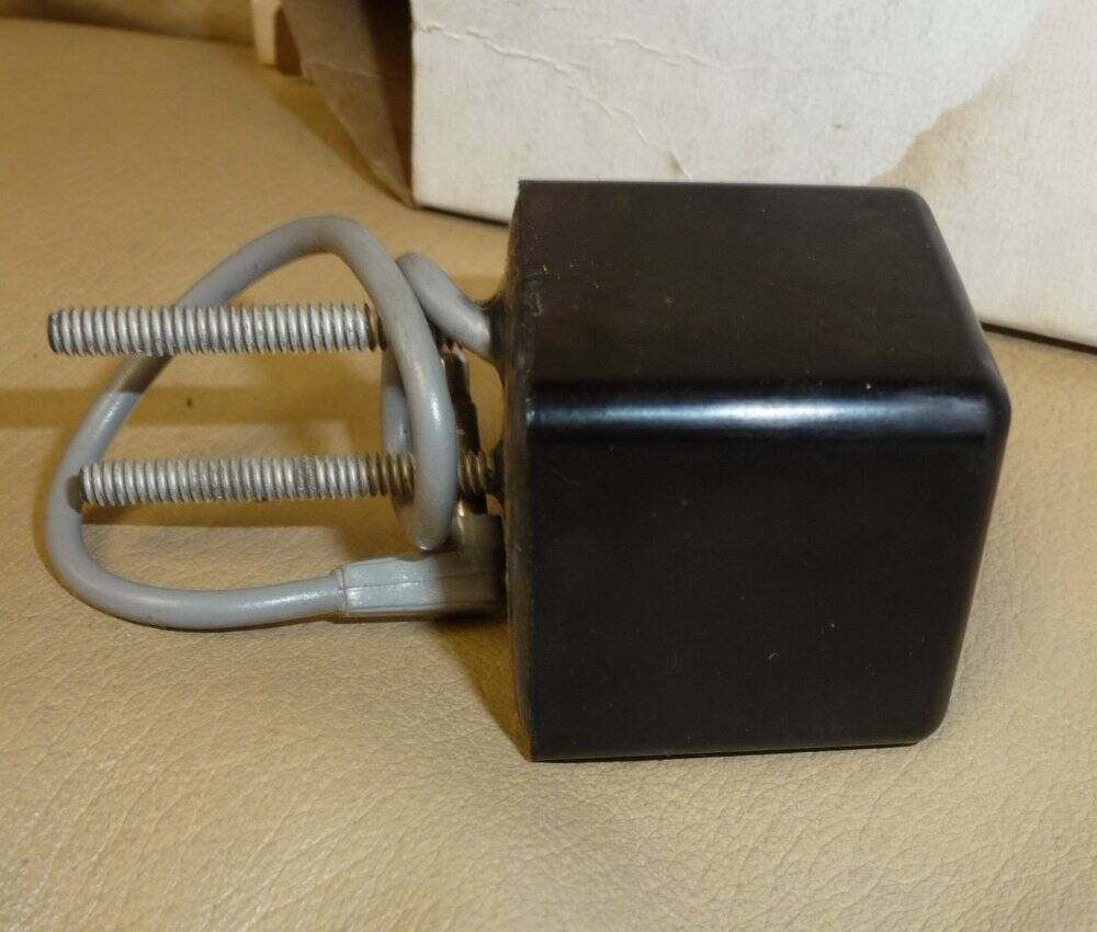 Honeywell Flame Sensor 121708 New old Stock