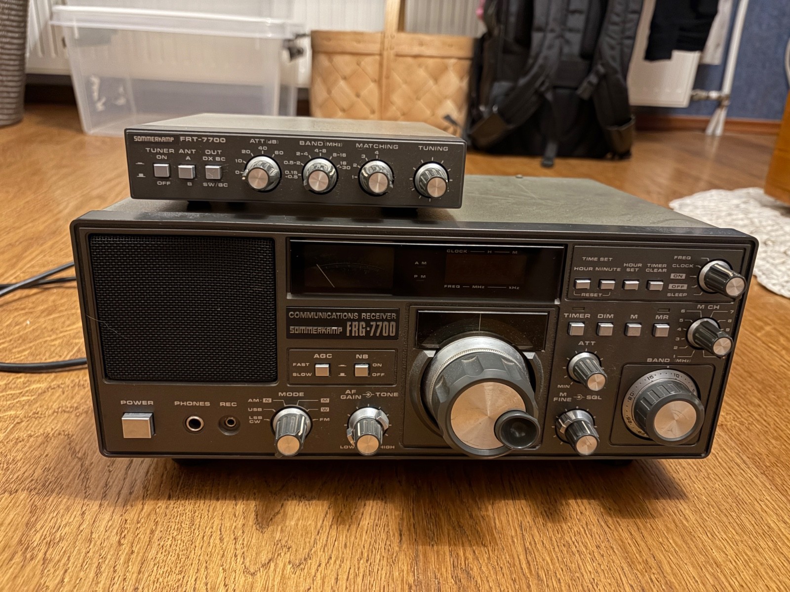 Yaesu FRG-7700 Shortwave receiver and FRT-7700