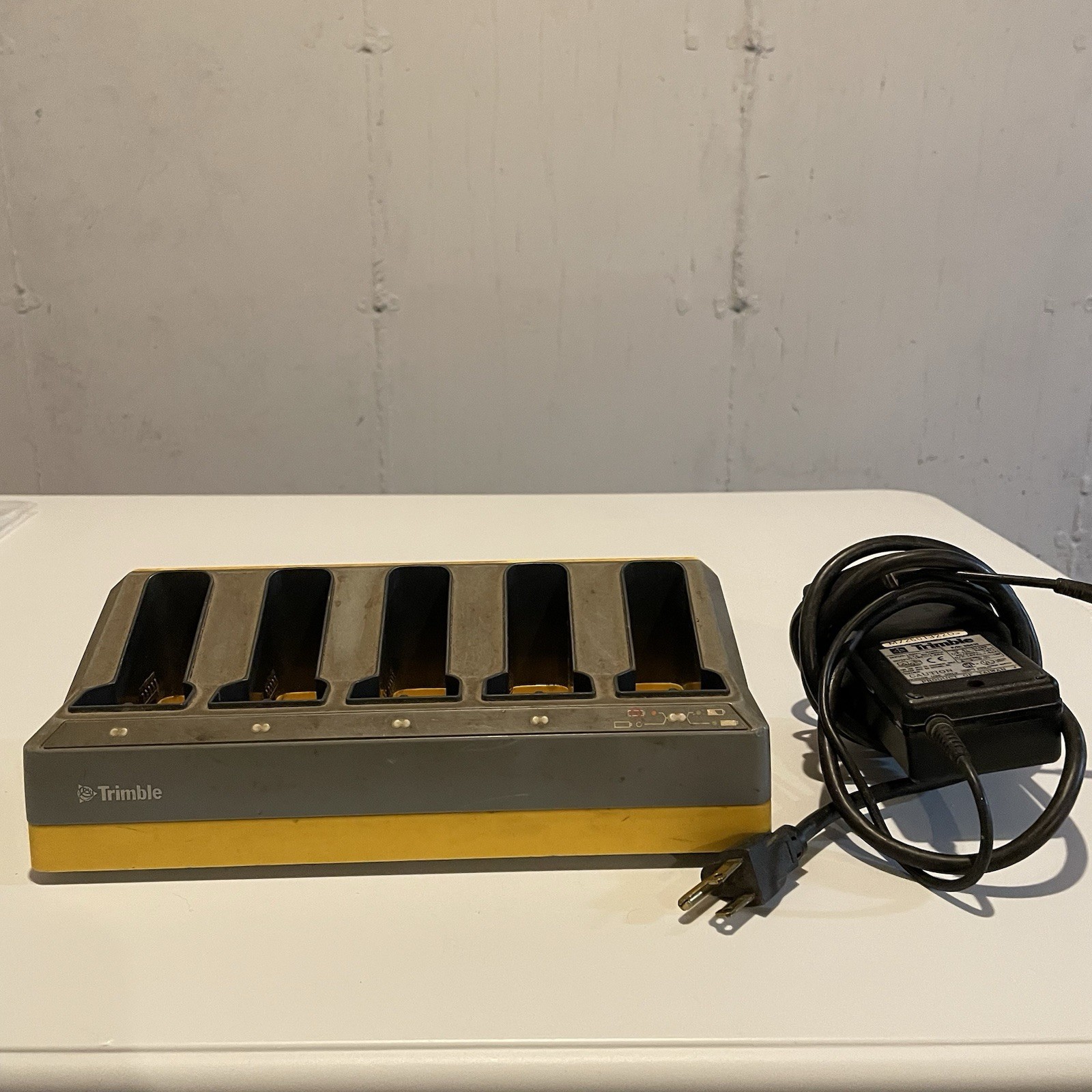 Trimble 49499-00 Multi-Battery Adapter 5-Bay Charger & Conditioner
