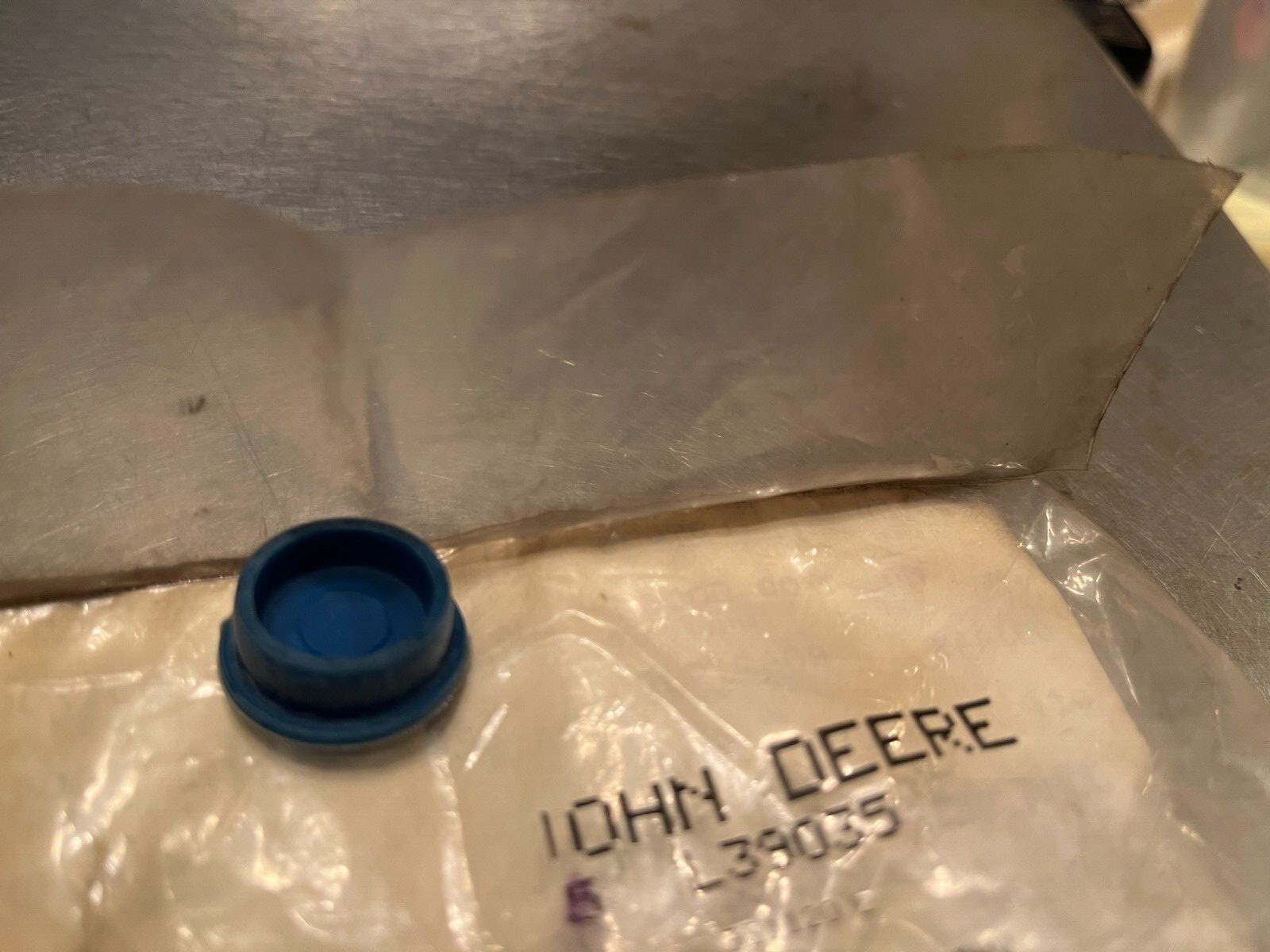 L39035 Genuine OEM John Deere PLUG