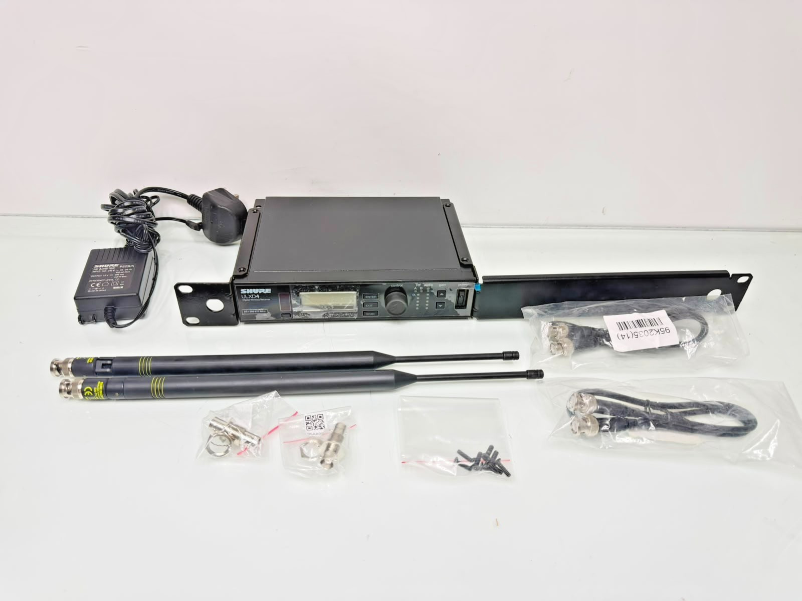 SHURE ULXD4 K51 Digital Wireless Receiver Frequency Range 606-670 MHz