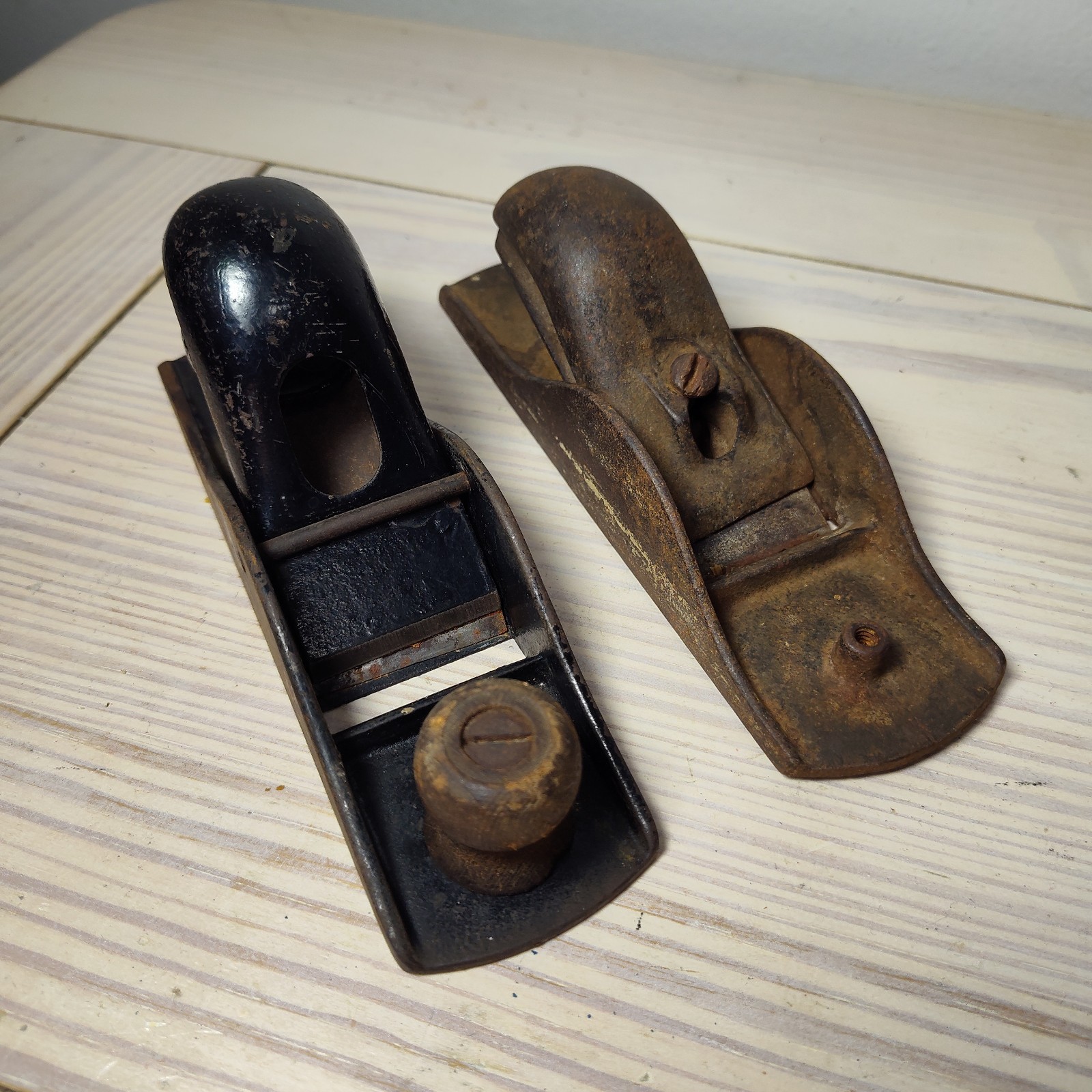 Lot Of 2 Vintage Wooden Hand Planes Unmarked Woodworking Tools Parts Repair 7"