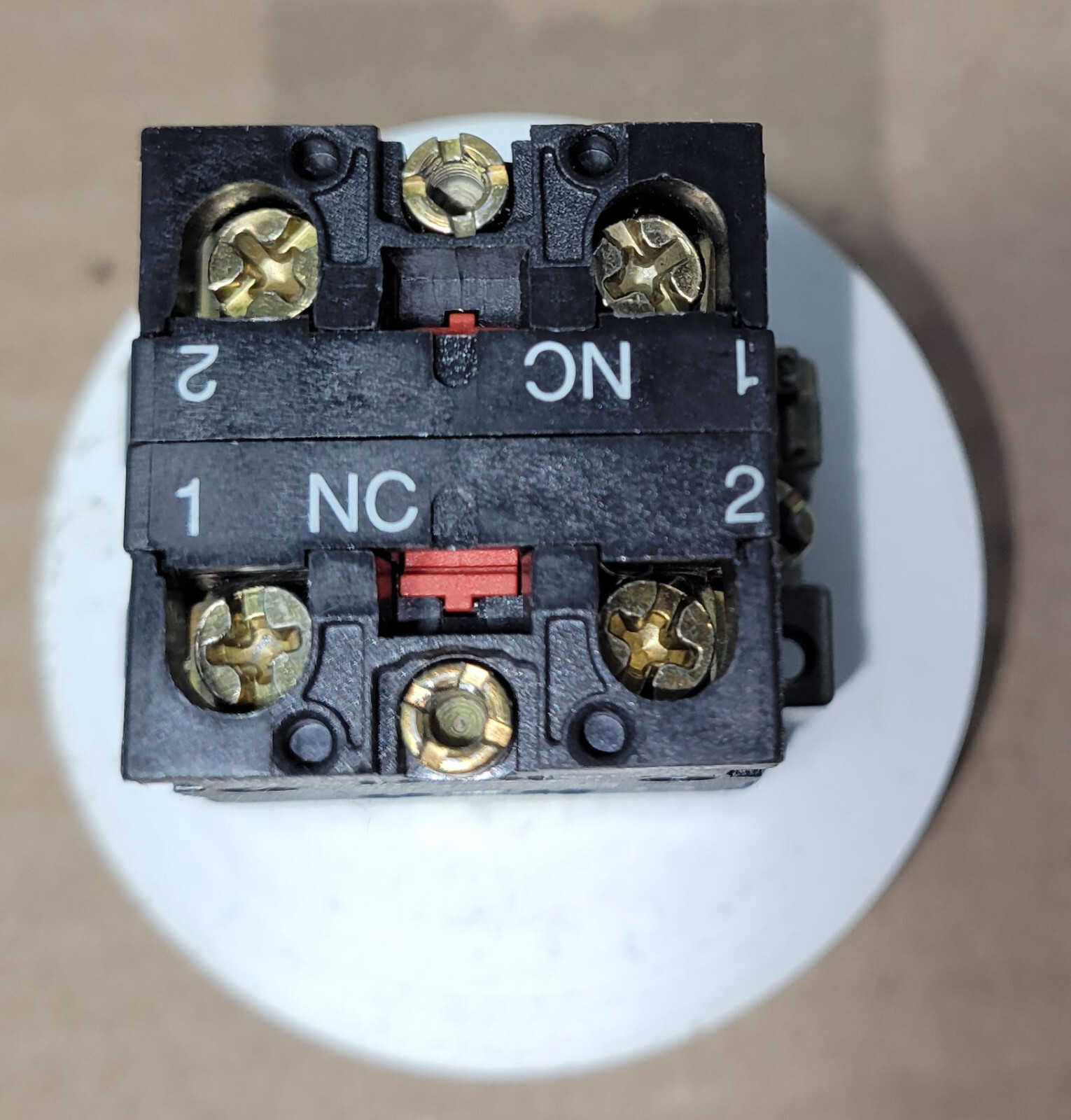 Schneider Electric Emergency stop push-button Maintained Push / Maintained Pull,