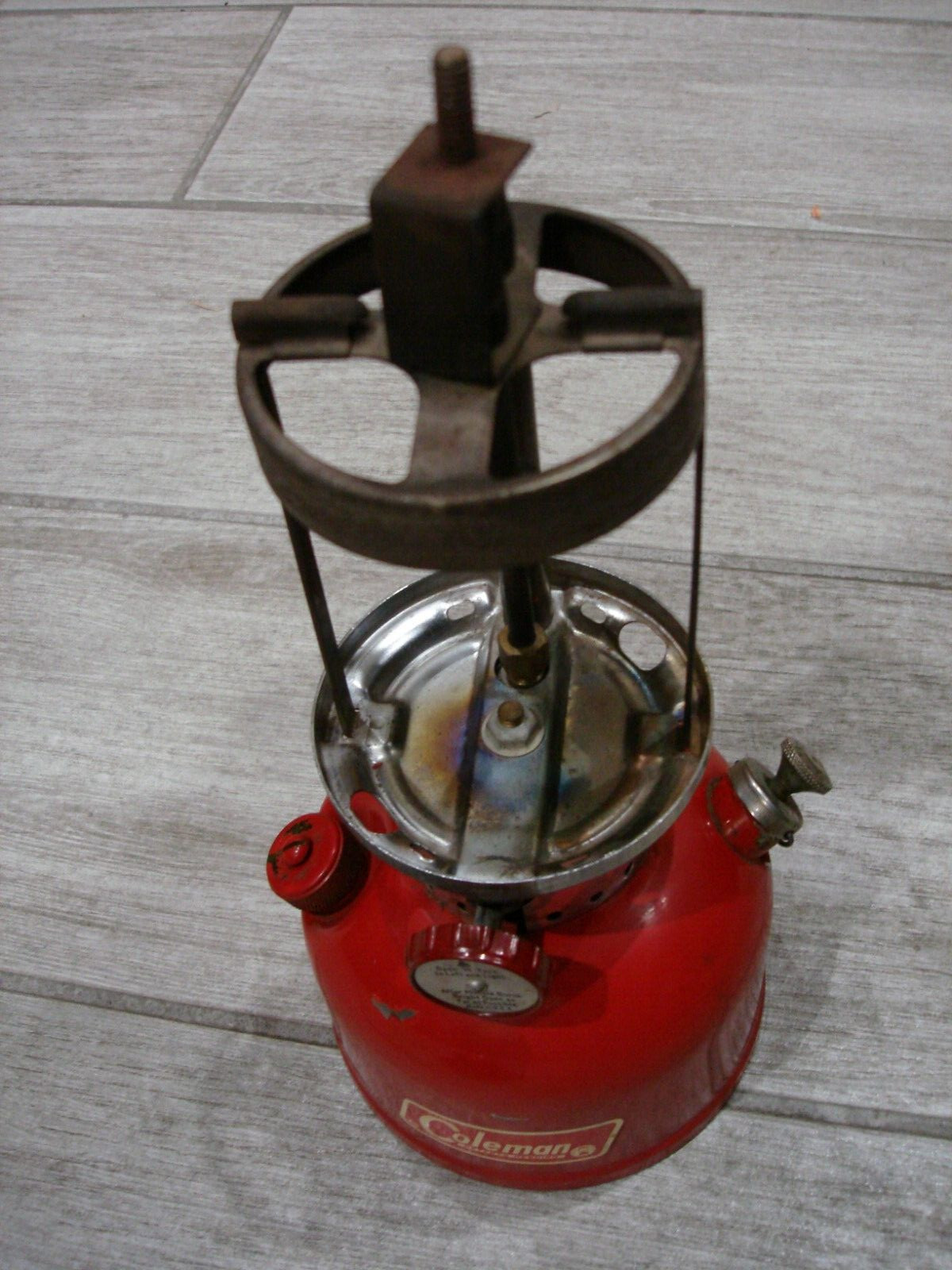 NICE 1966 11/66 RED COLEMAN 200A SINGLE MANTLE LANTERN
