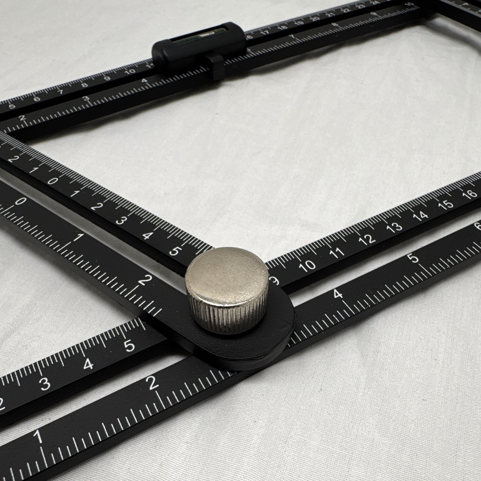 Adjustable Folding Multi-Angle Measuring Ruler w/ Built-in Level
