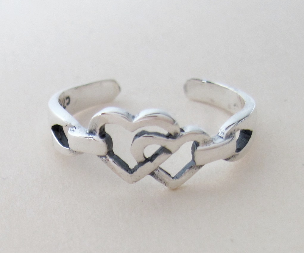 Sterling Silver linked Hearts adjustable toe ring