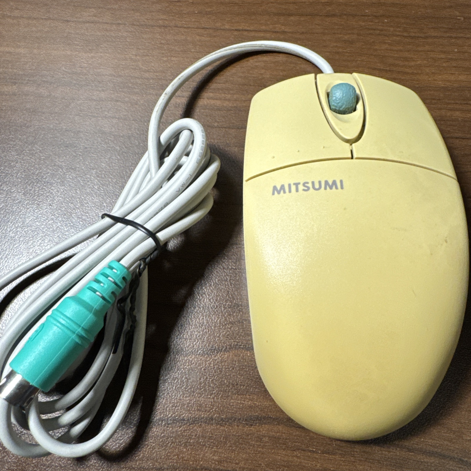 Mitsumi PS/2 2-Button Optical Scroll Mouse, ECM-S6102