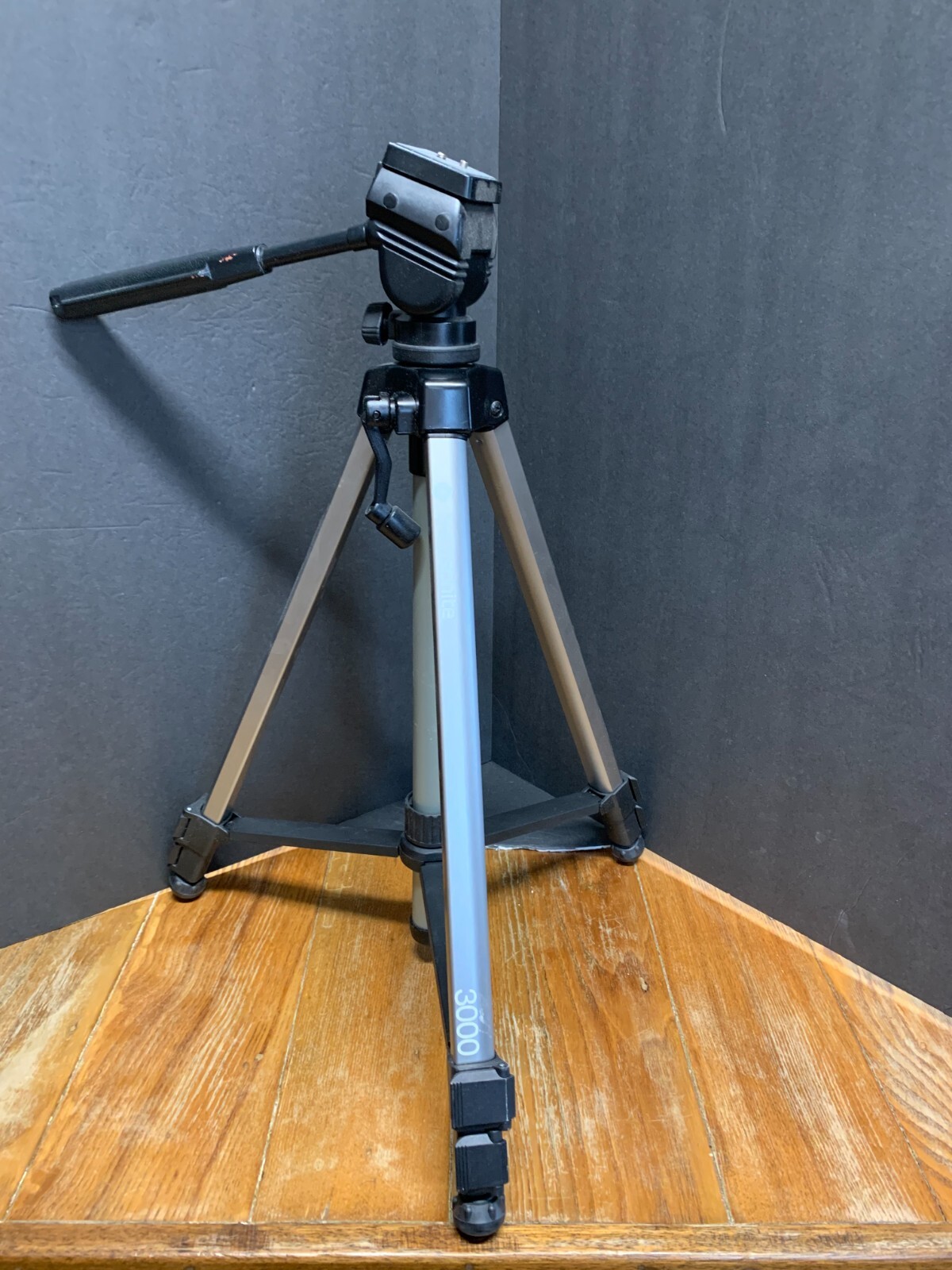 Samsonite 3000 Camera Collapsible Tripod Stand Portable and Light Weight