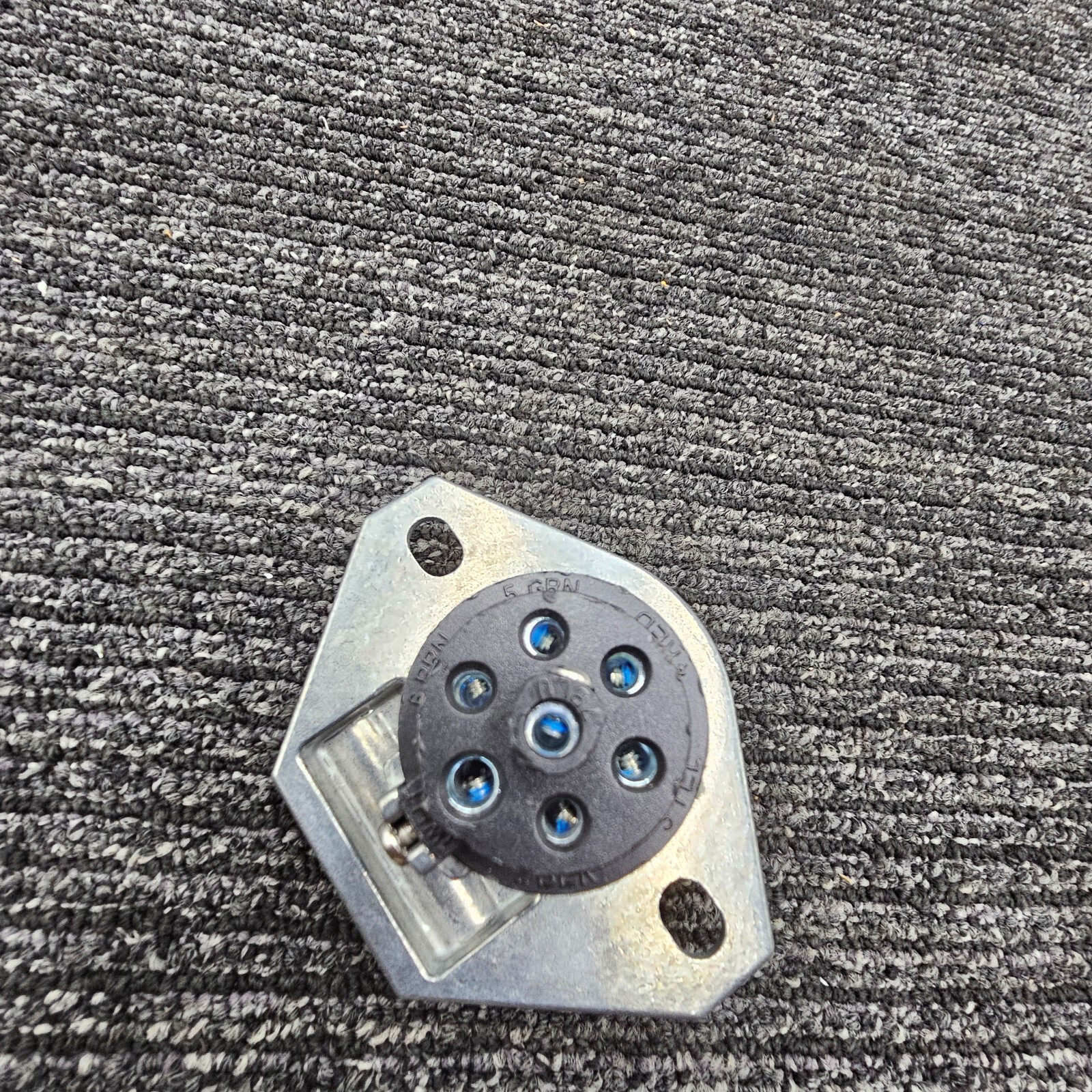 (QTY 2) Phillips 15-720 7-Wire Trailer Socket Plug, Zinc-Die Cast SAE J560