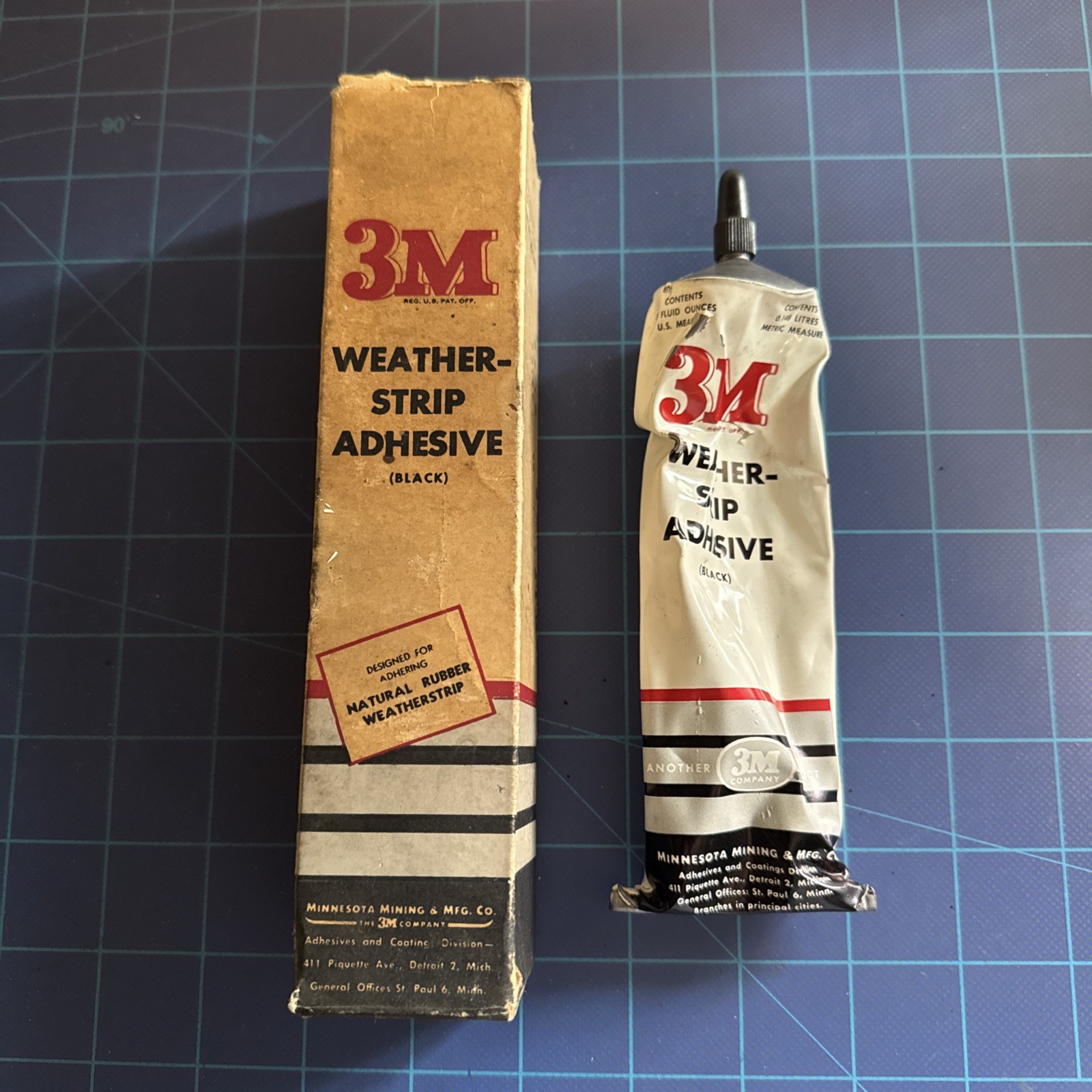 Vintage 3M Weatherstrip Adhesive 5 oz . Collectible, Black, Nice