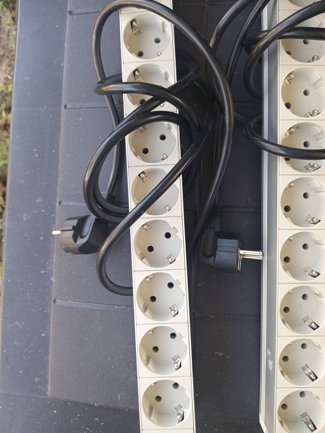 QTY 2 SCHROFF 8 SOCKET POWER STRIP 60110-202
