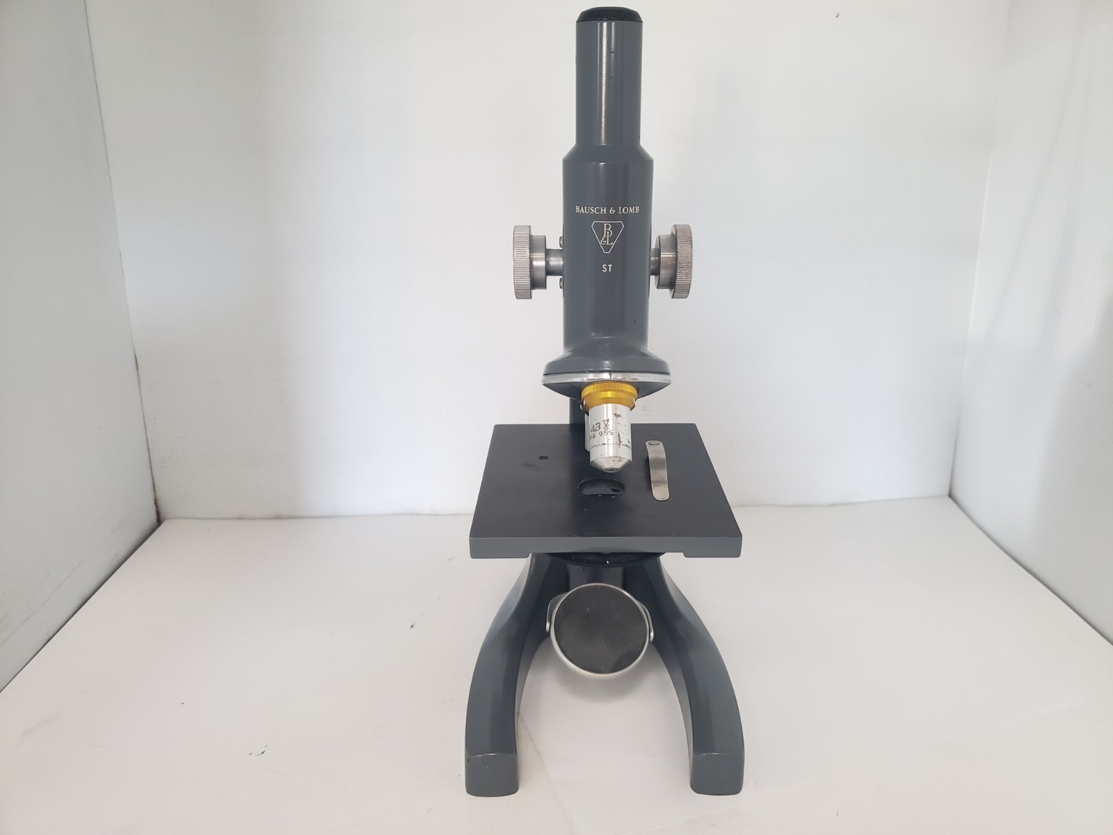 BAUSCH & LOMB ST STUDENT MICROSCOPE, 43X AND 10X (MISSING CLIP)