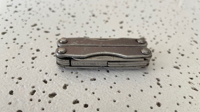 Leatherman SQUIRT S4 Silver Scissors Knife File Multi Tool - - - - -