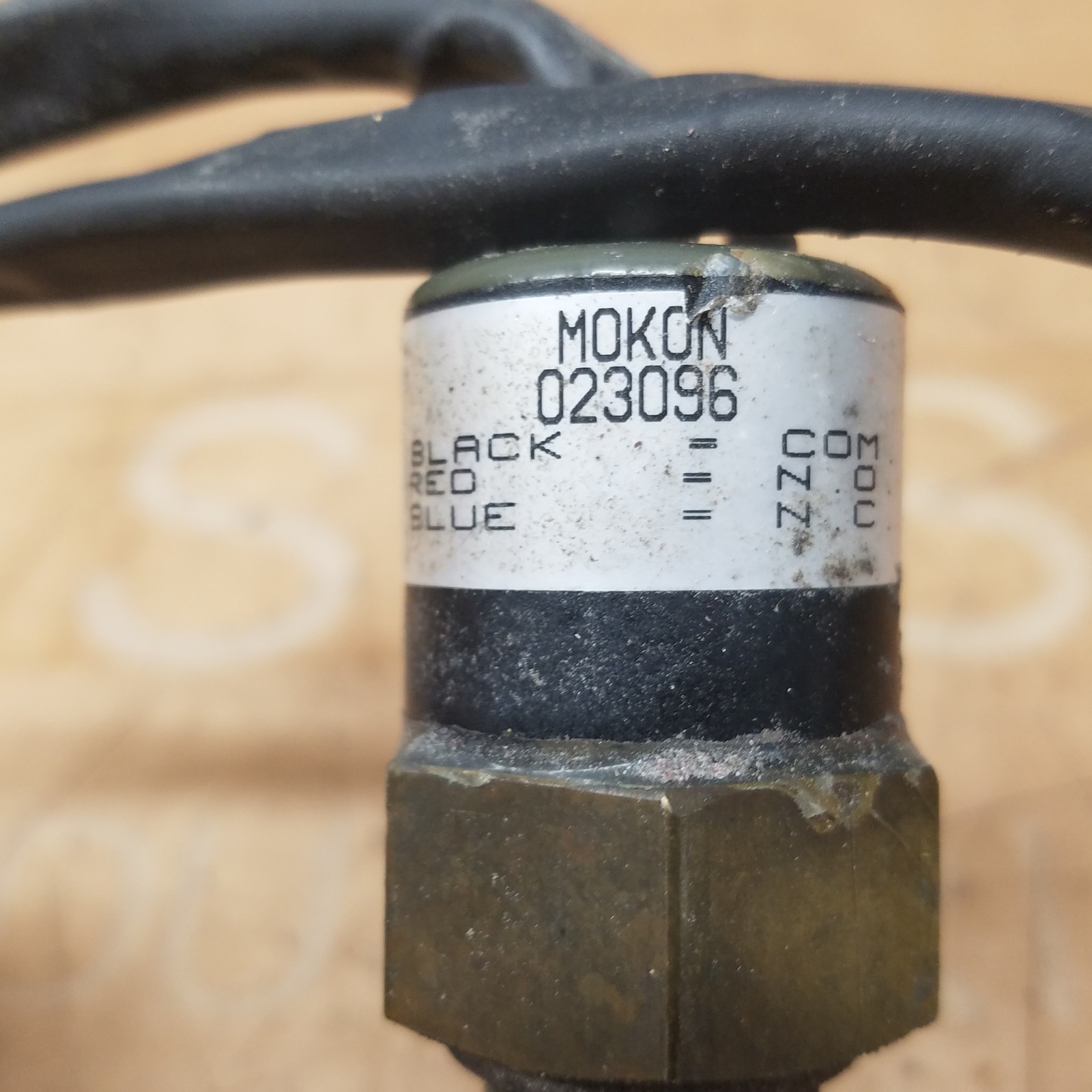 Mokon 023096 Temperature Switch, 3 Wire - USED