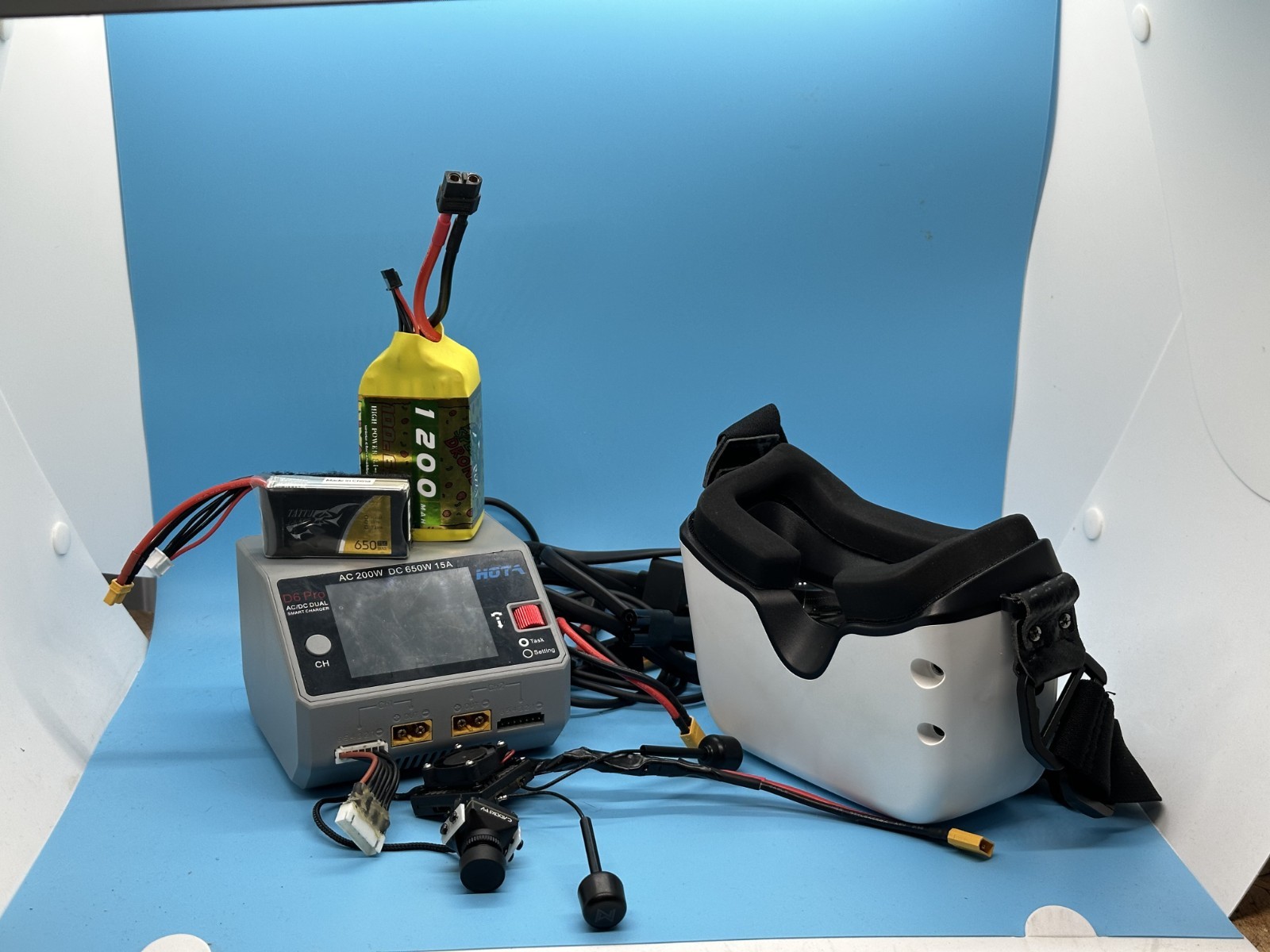 Walksnail Avatar Goggles L Digital HD FPV Bundle - Caddx Camera, VTX, & Battery
