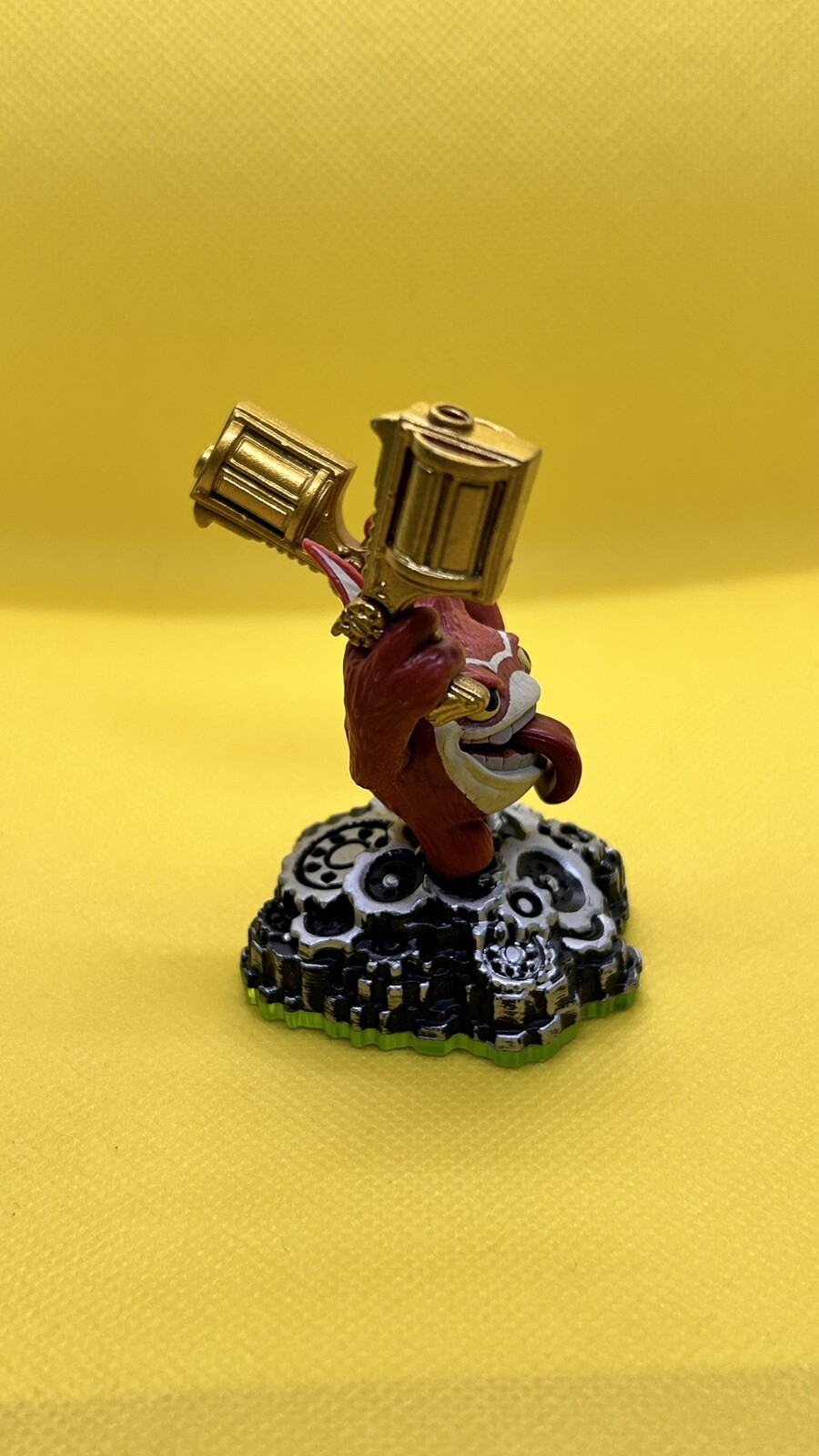 TRIGGER HAPPY Skylanders Activision Spyro's Adventure Figure Green Base 2011