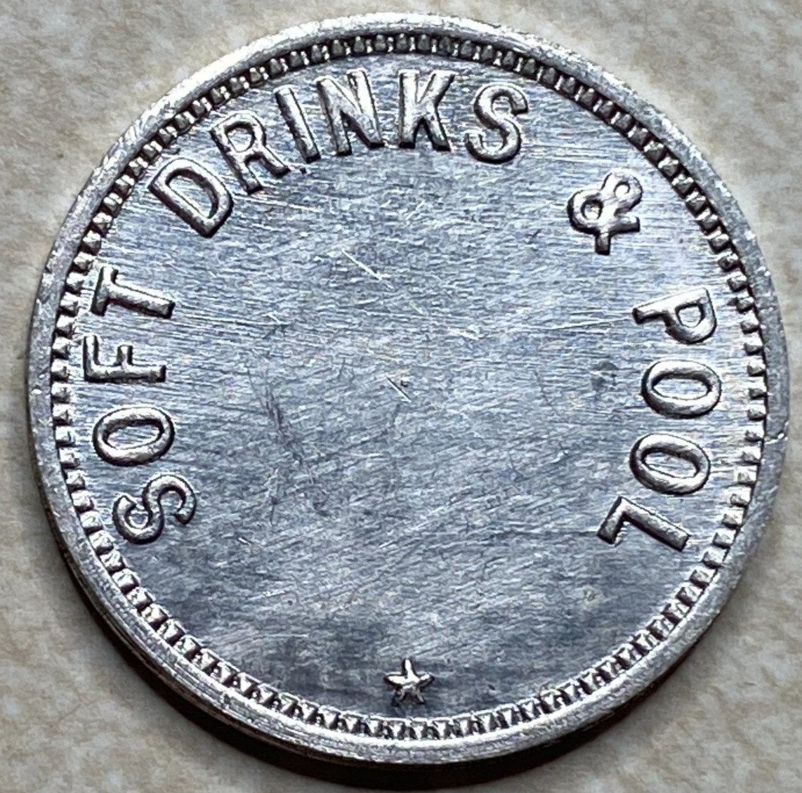 T9192 Soft Drinks & Pool, Unknown  Anillo Restrike Arcade Token