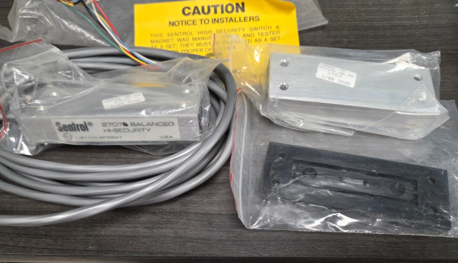 Sentrol 2700 Series 2707 High Security  Balanced Contact   NEW