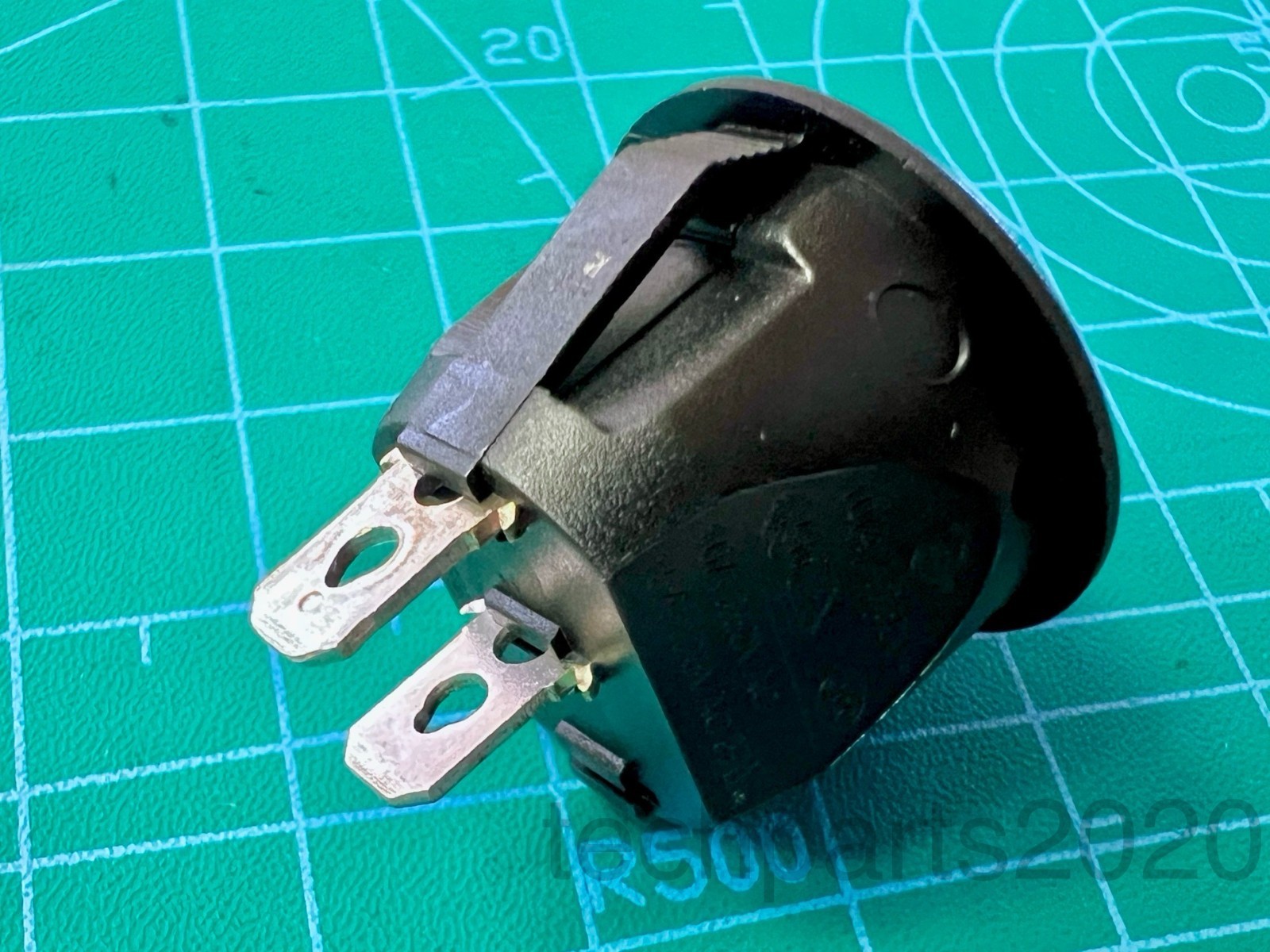 Multicomp Pro SPST On-Off Rocker Switch, Round Panel Mount, 15A @ 125VAC