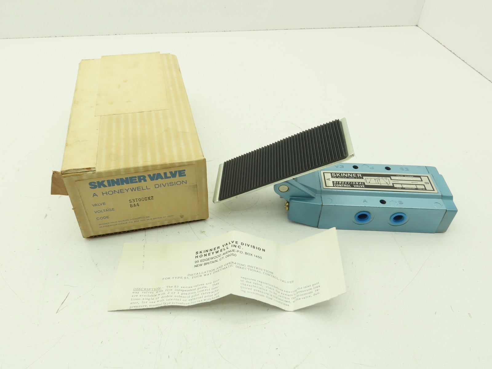 Honeywell Skinner S3T0CCX2 Directional Control Valve Pneumatic Air Foot Pedal