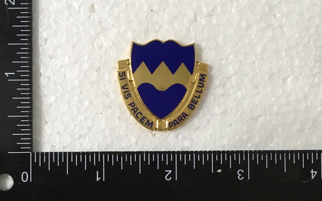 US Army 414th Regiment DUI DI Unit Crest CB Pin Badge