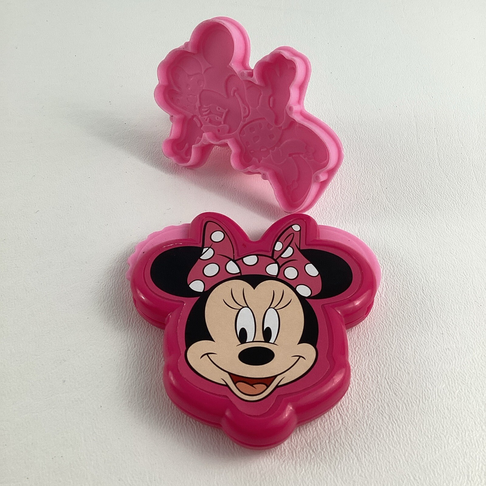 Play-Doh Disney Minnie Mouse Bow-Tique Modeling Clay Molds Cutter Tool Press Toy