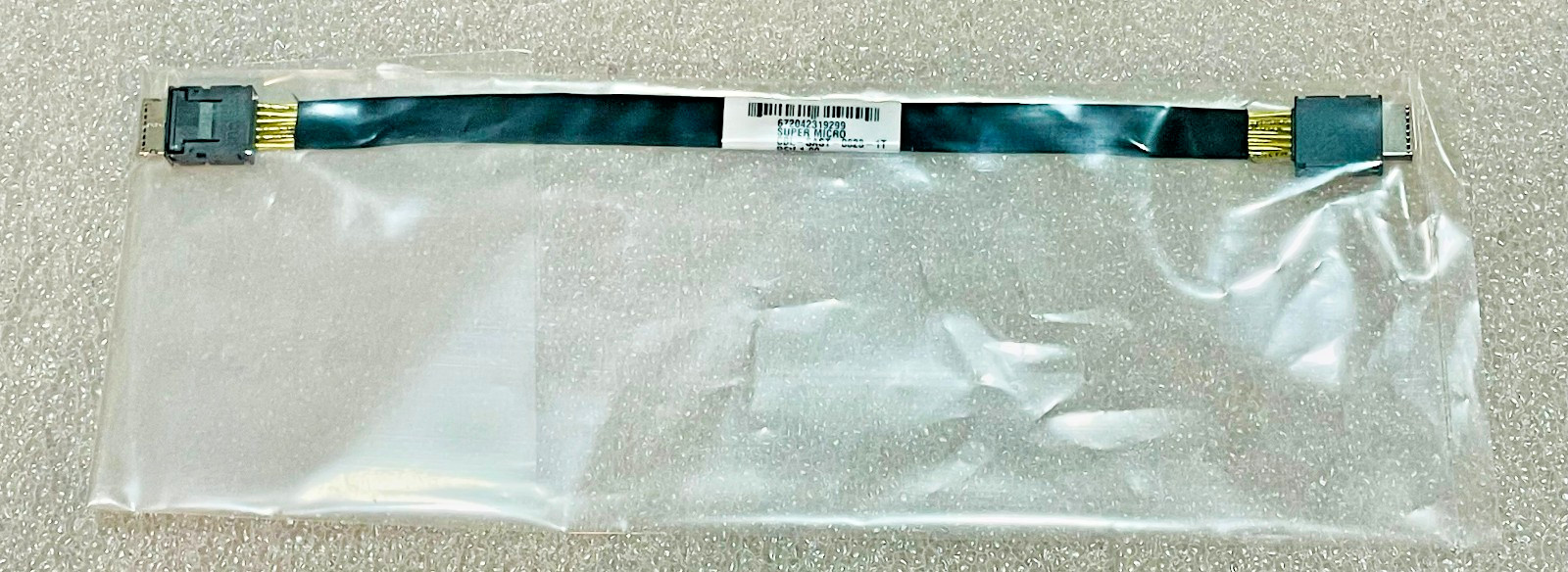 SuperMicro CBL-SAST-0828-1T OcuLink v 1.0,INT,PCIe NVMe SSD, 22CM, Taped, 34AWG