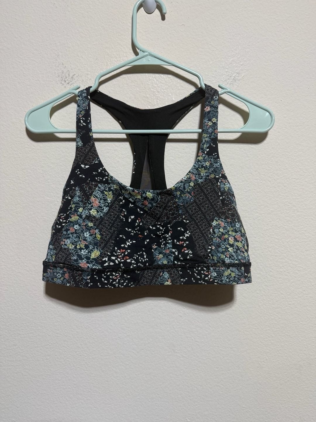 Lululemon Invigorate Sports Bra in Assemblage Alpine White Multi/Black, Size 12