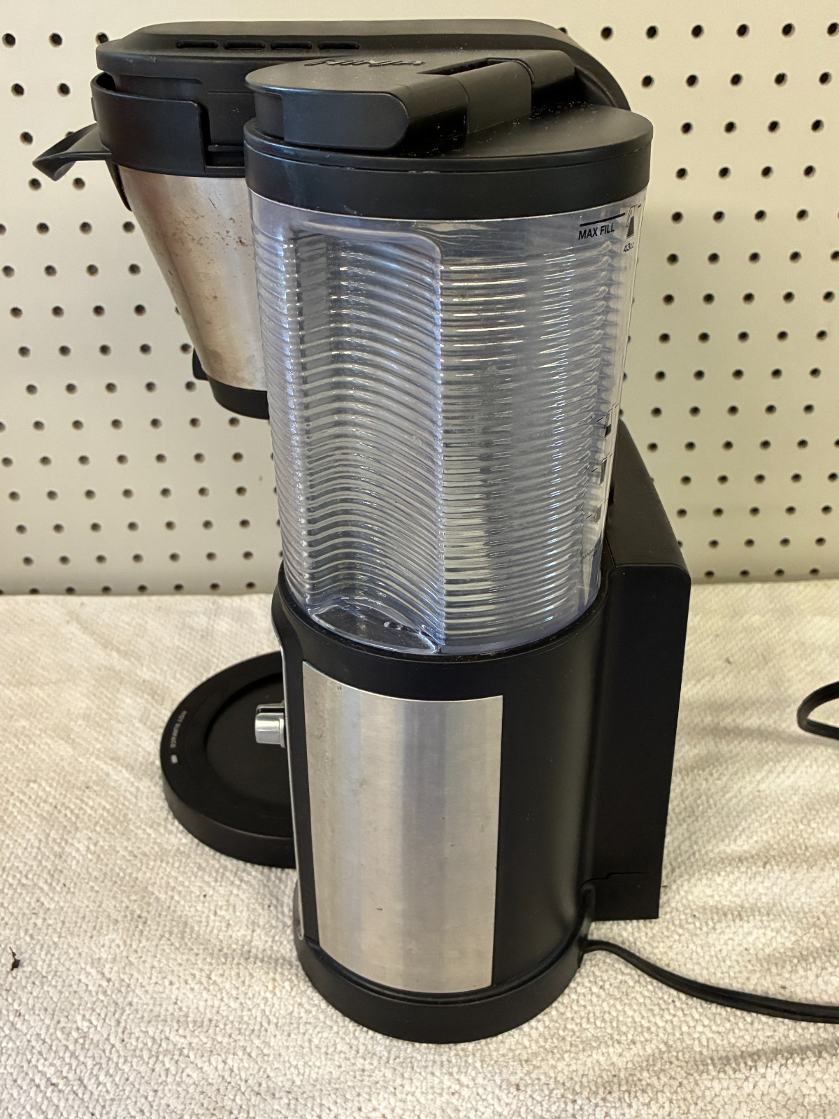 Ninja CF080-69 Coffee Maker Bar Brewer Automatic Programmable Powers On