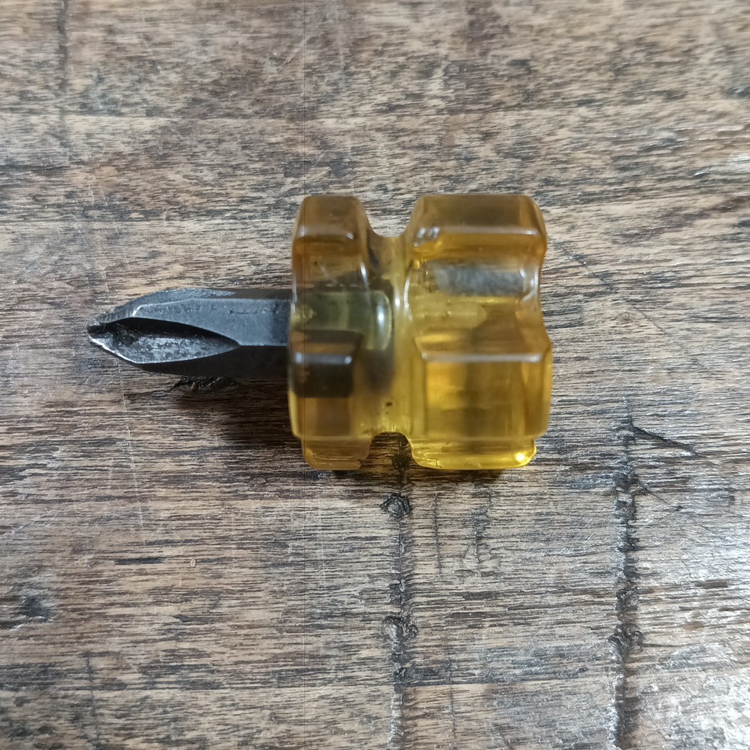Snap On Tools USA SD11A Extra Stubby Micro Slotted Phillips Screwdriver Amber