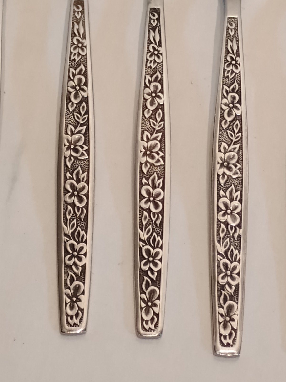 Vintage LA SPANA Flatware 64 pieces Service For 12