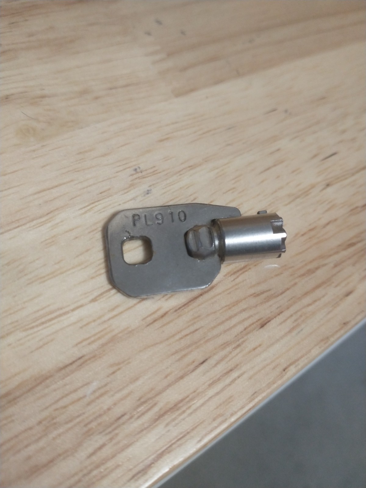 Snack soda drink vending machine key #PL 910 Chicago fit barrel style locks used