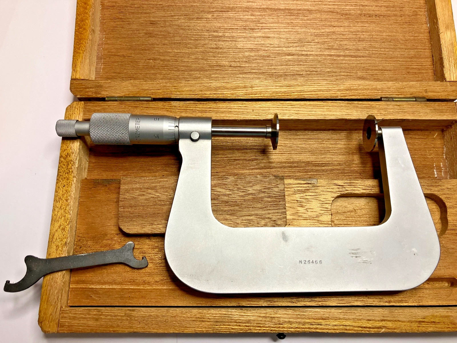 Preowned NSK Disc Micrometer. (2-3") , in pristine condition/Accurate.