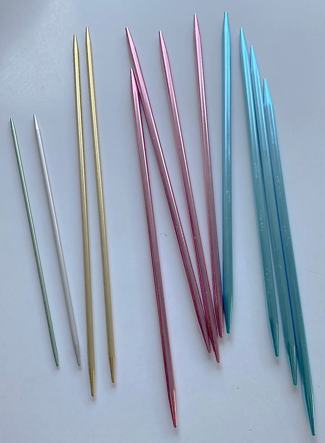 Lot of 12 Doublepoint Knitting Needles Sizes 0-2-3-7-8