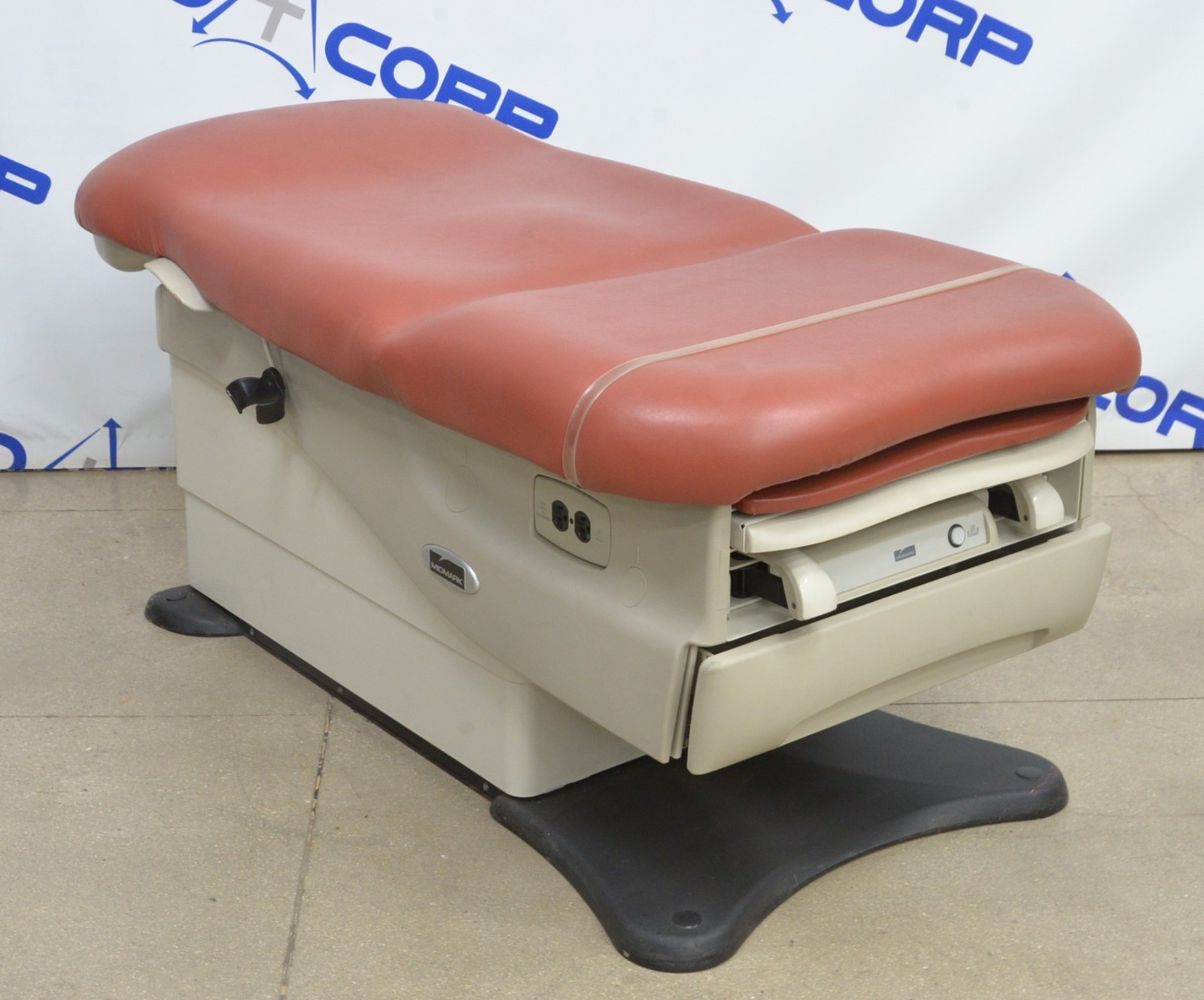 Midmark Ritter 625 Barrier Free Power Exam Table