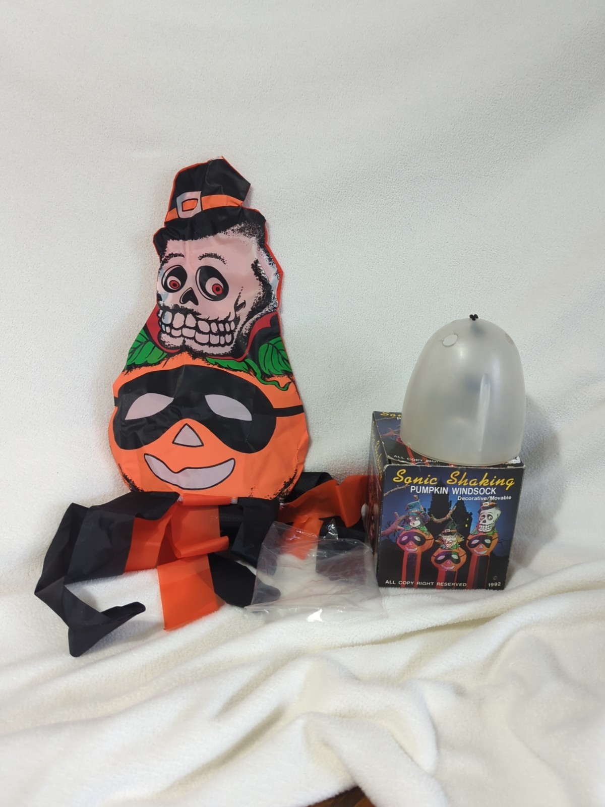 Vintage Sonic Shaking Skull Windsock Decorative Movable 1992 Halloween Tested