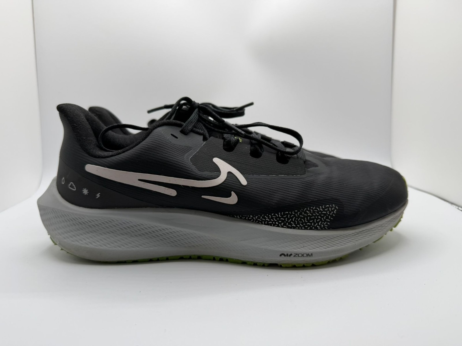 Nike Air Zoom Pegasus 39 Shield Mens Size 8 Black Green Running Shoes DO7625-002