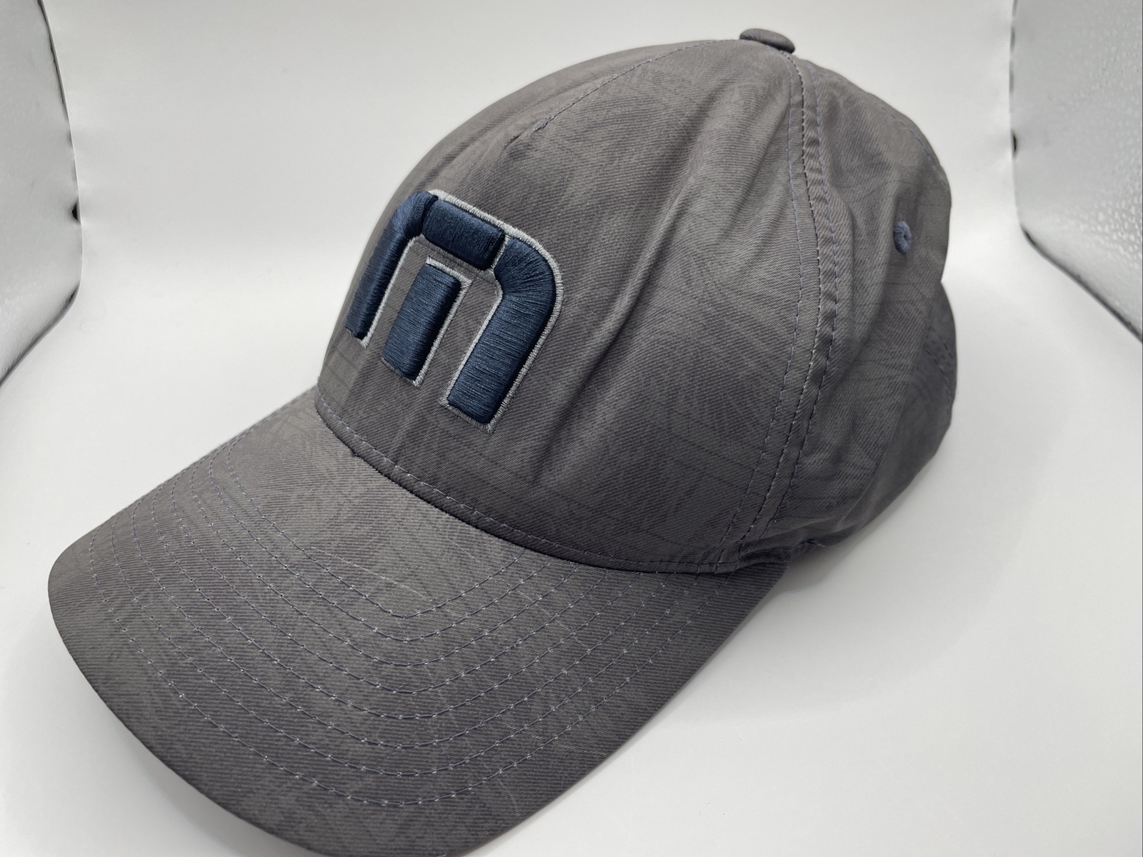 TRAVIS MATHEW Golf Baseball Hat Cap Lightweight SnapBack Gray Blue