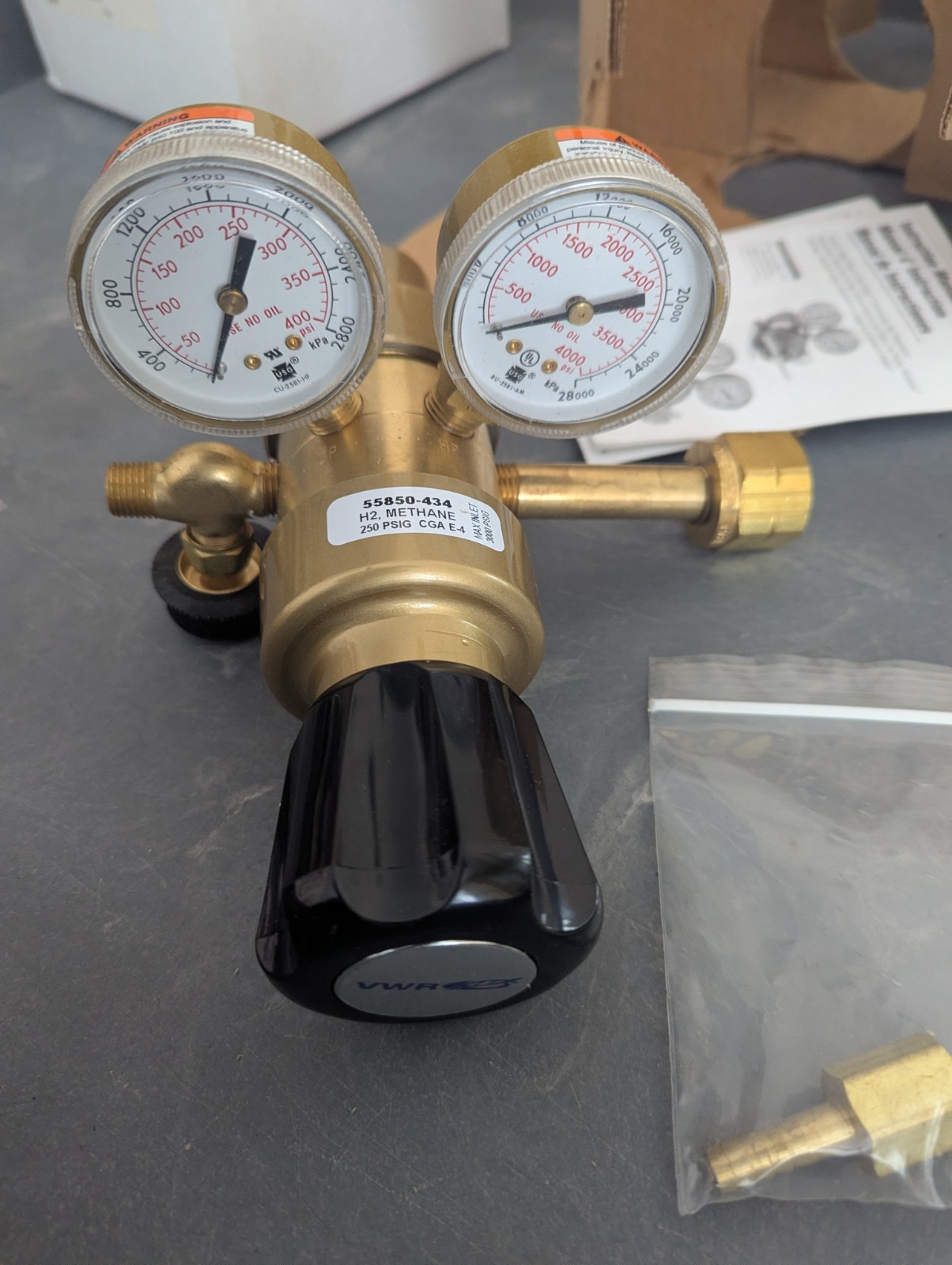 VWR gas regulator two stage 0-250 PSI Hydrogen cat# 55850-434 NEW