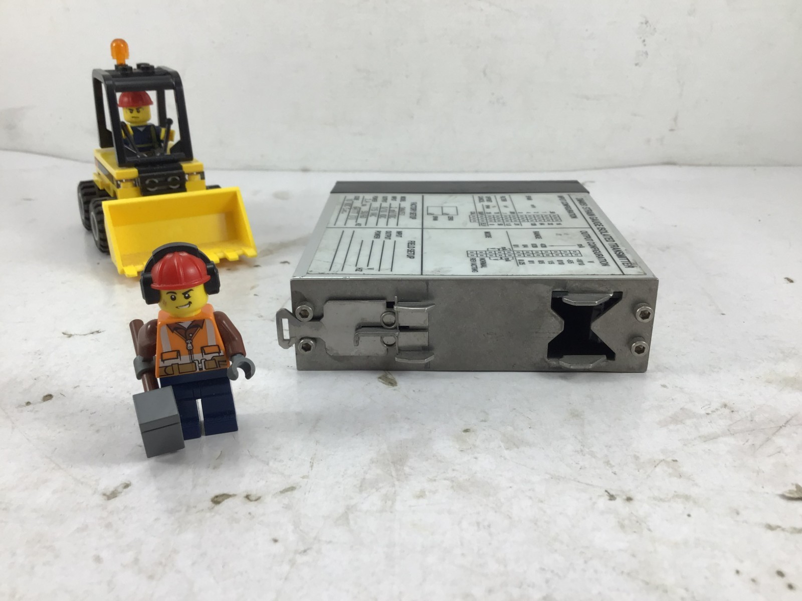 DM4051 - WILKERSON INSTRUMENTS - STRAIN GAUGE ISOLATED TRANSMITTER - **USED**