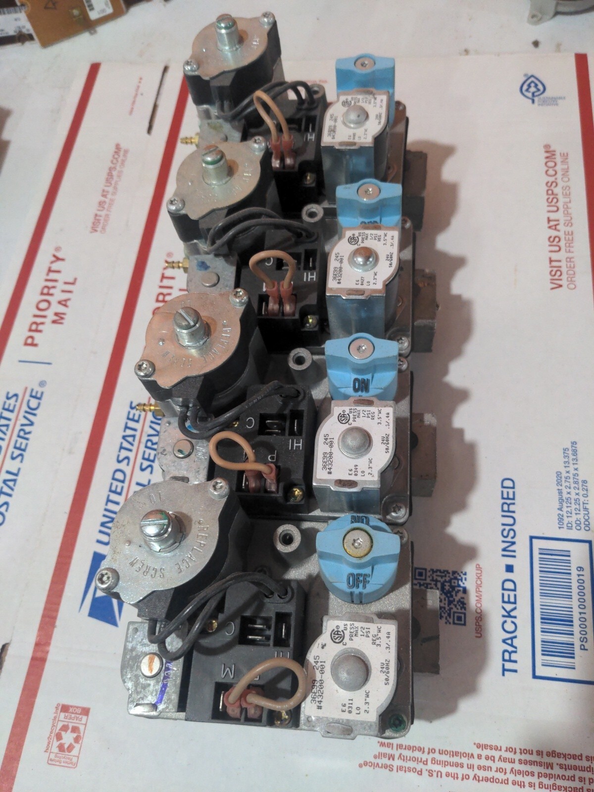 White-Rodgers 43200-001 Furnace Gas Valve 36E99-245