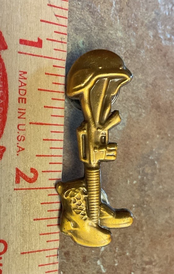 Fallen Soldier Battlefield Cross Pin