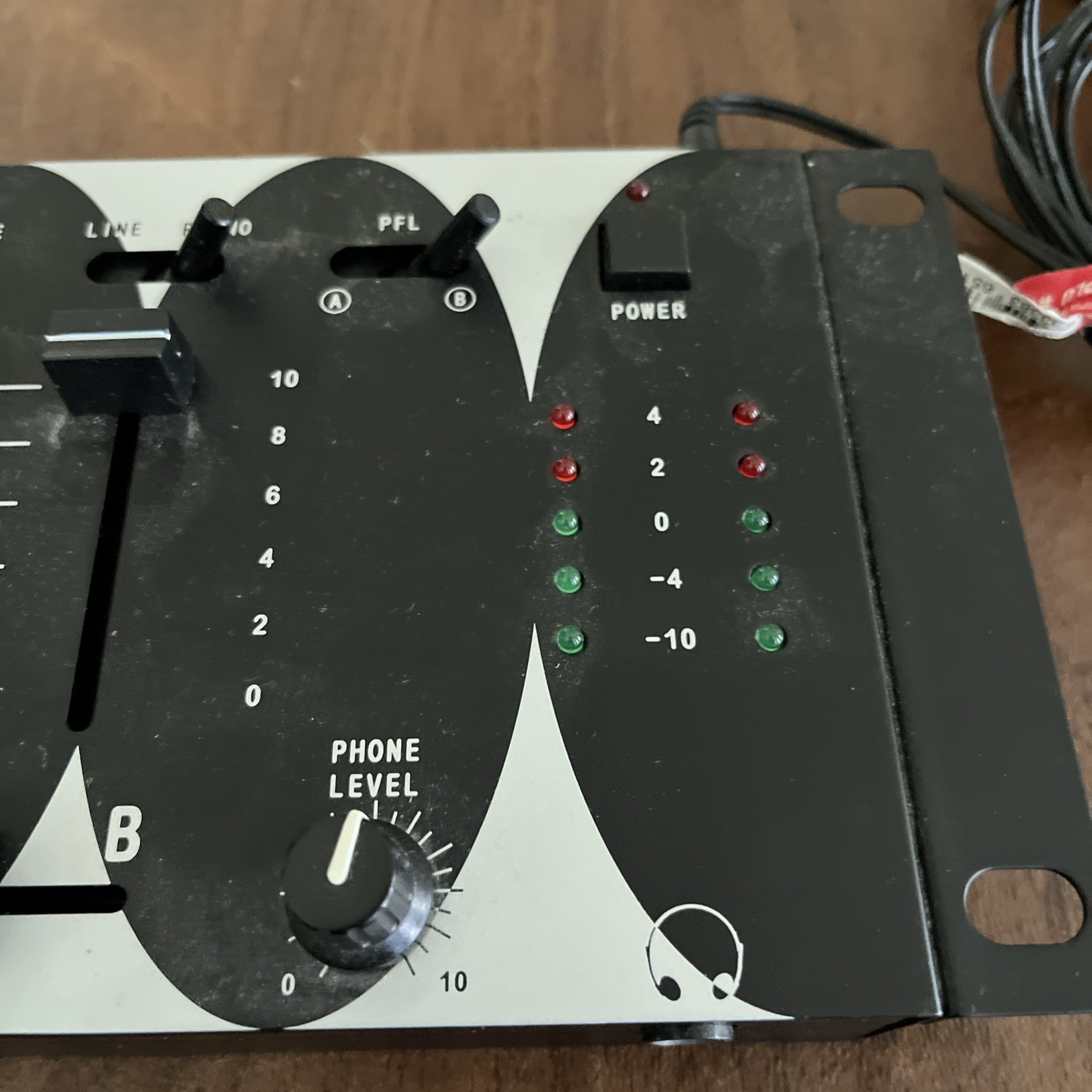DAK 2800-pc Phono Preamp Interface Mixer 12v with Adapter