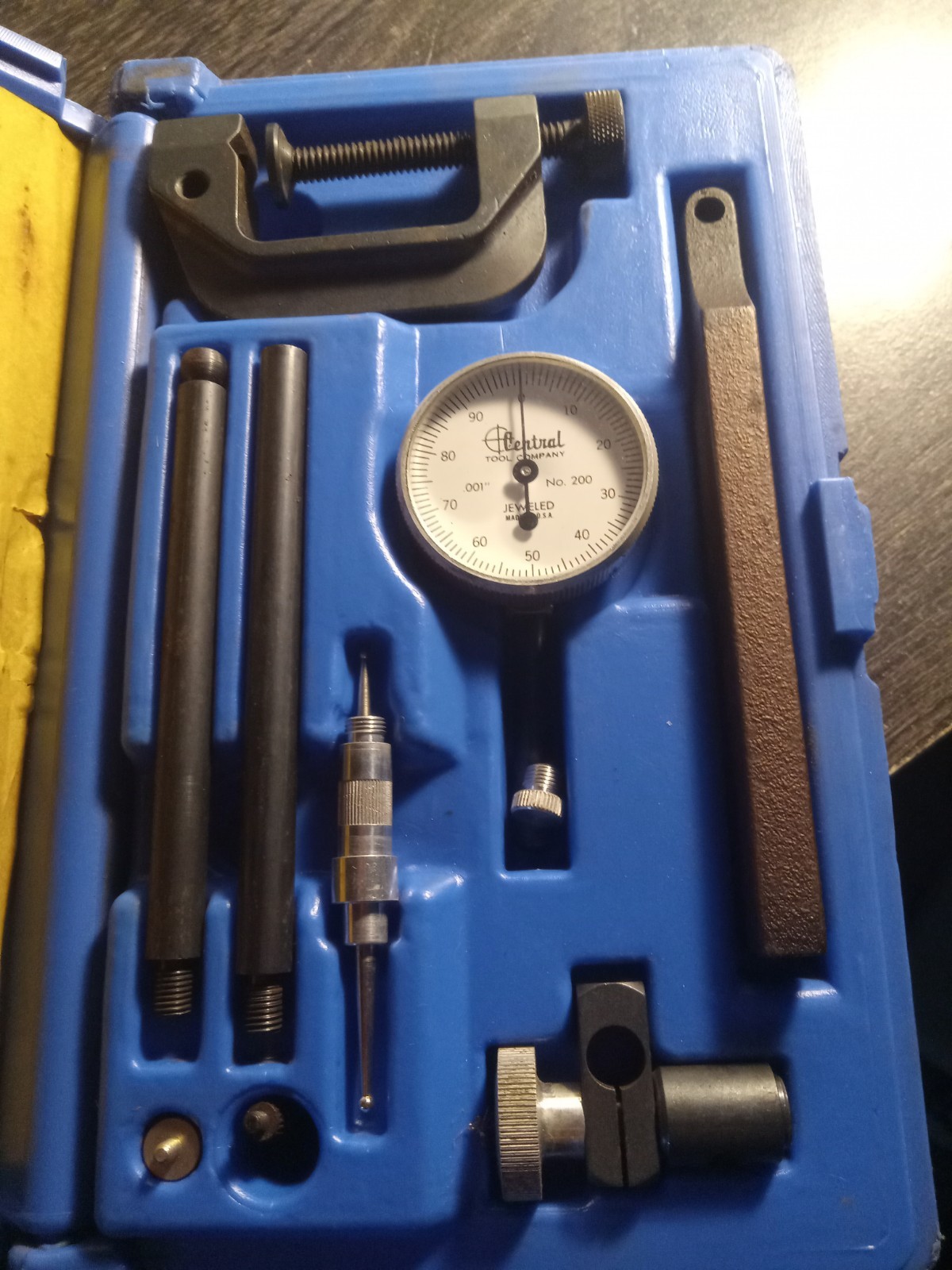 Central Tools Dial Indicator 6400 Kit
