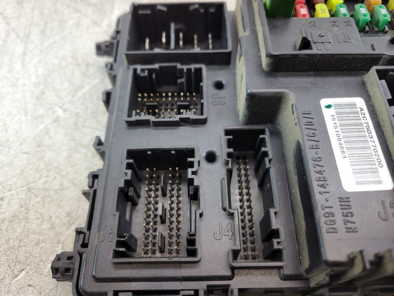 2015 2016 FORD FUSION CABIN JUNCTION FUSE BOX OEM GG9Z-15604-C